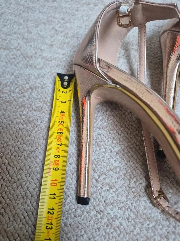Sandalias de tacón efecto metálico oro rosa T36 – photo 4